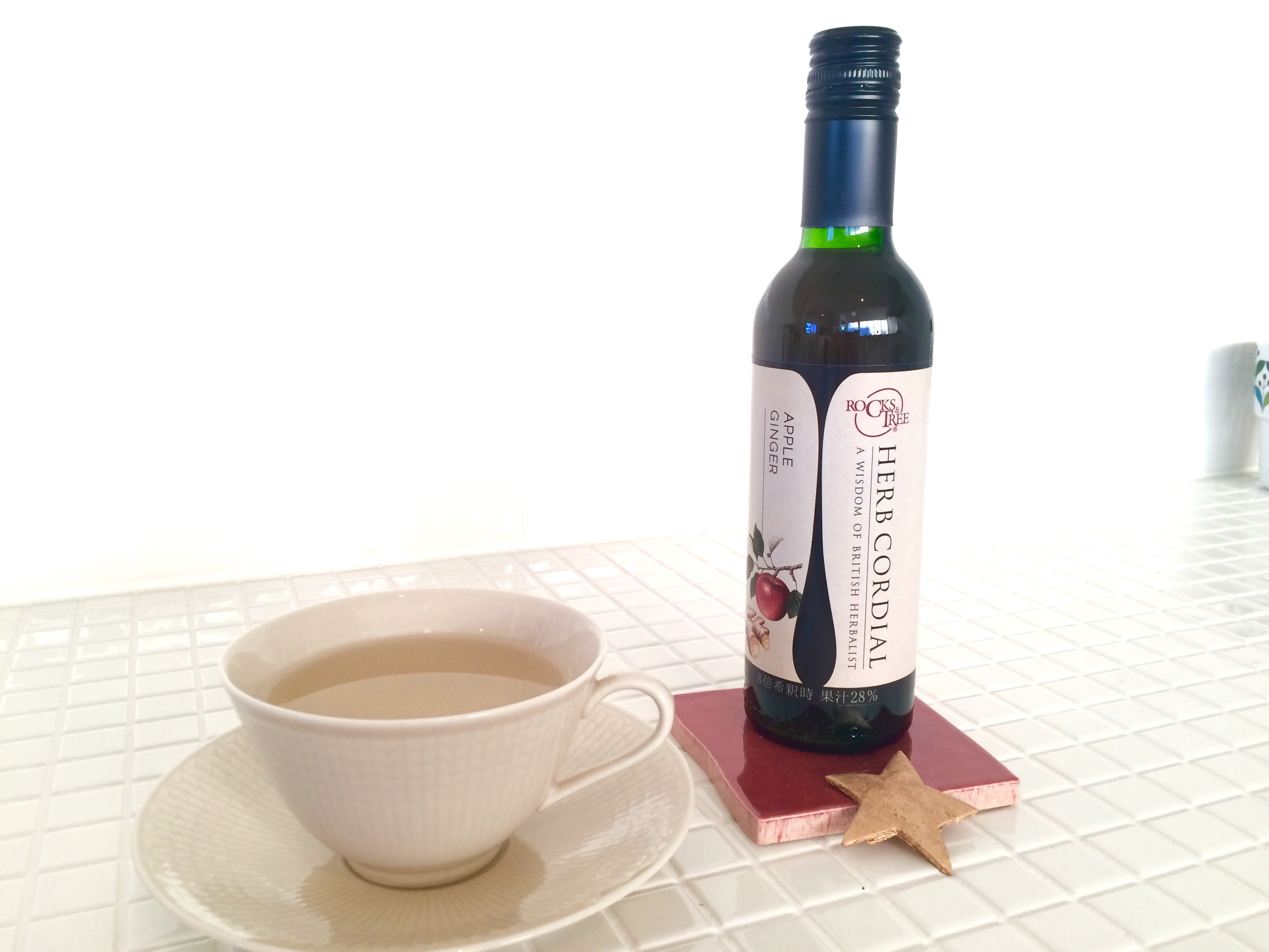 ﾄﾞﾘﾝｸﾒﾆｭｰ　冬にぴったり身体ポカポカ　「　アップルジンジャーコーディアル　」