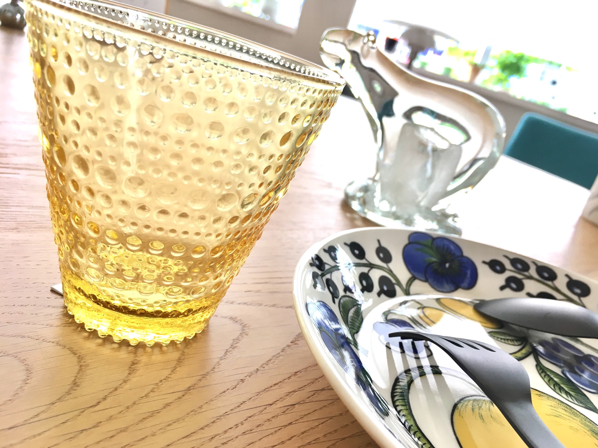 ＜北欧雑貨入荷＞夏色「iittala ｶｽﾃﾍﾙﾐ ﾀﾝﾌﾞﾗｰ ﾚﾓﾝ 」＆黒のｵｰﾙｽﾃﾝｶﾄﾗﾘｰ