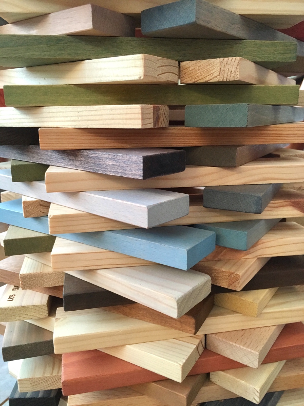 ＜熊谷店★kids＞その傾きとデザインと迫力は、まるでピサの斜塔【つみきっず】