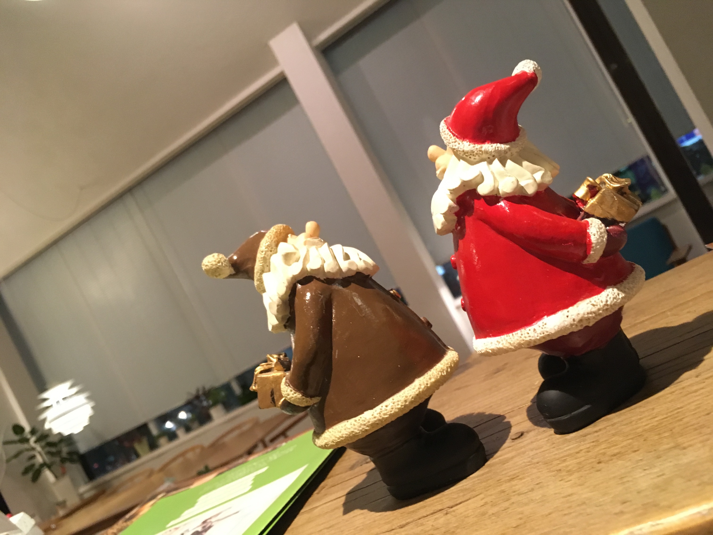 ＜スタジオ＊Christmas＞サンタクロースとスノーボール