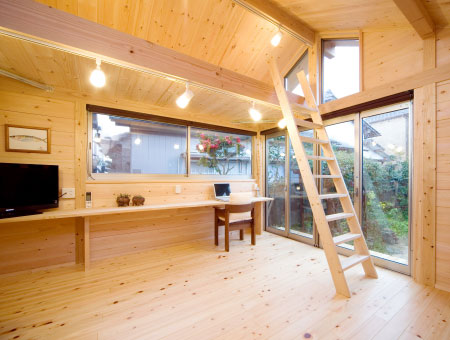 【趣味の仲間と一緒に…】自分で建てられる夢の木造ガレージキット「おやじの隠れ家」