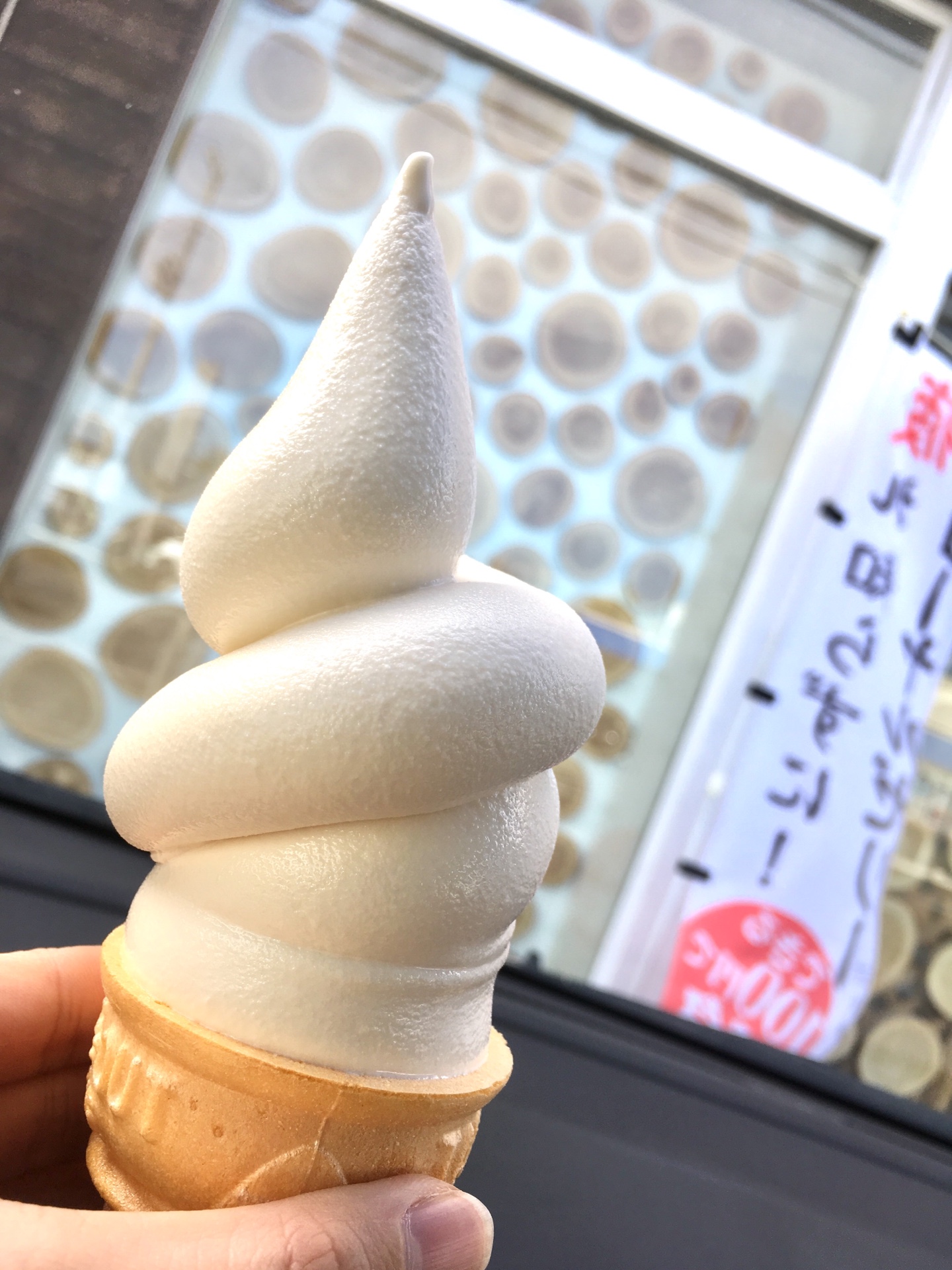 【17号沿いのおふろカフェのおとなり】丸太の壁が素敵な、はちみつ屋さんへ行ってきました＊