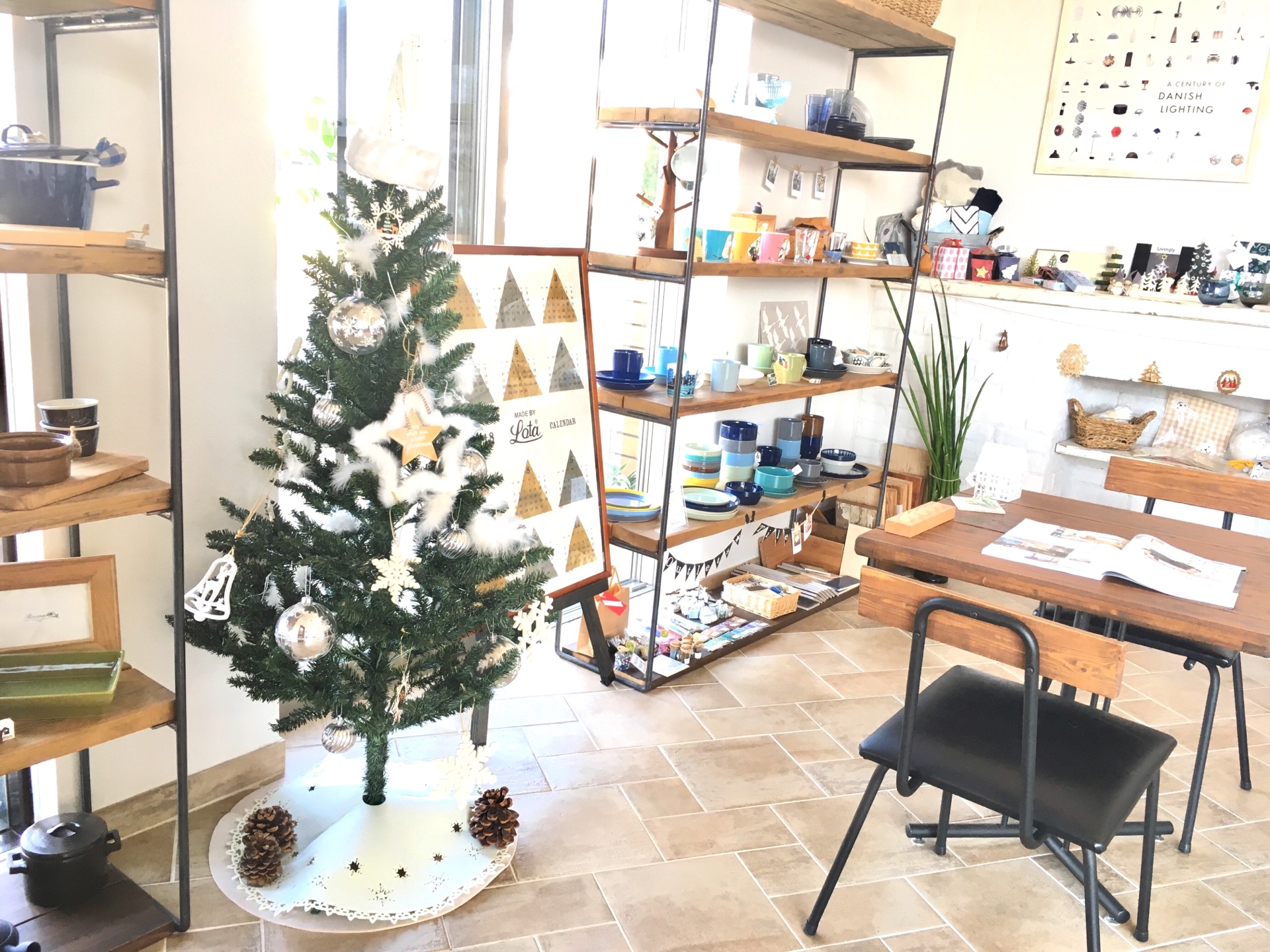 【12月といえばクリスマス。クリスマスといえば…】ついに出しましたクリスマスツリー＊熊谷店はホワイトベース
