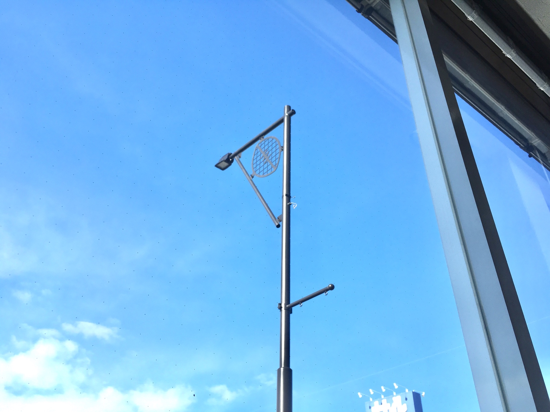 ＜熊谷市＊街のこと＞スタジオの前の通りにラグビー型の街灯がつきました！