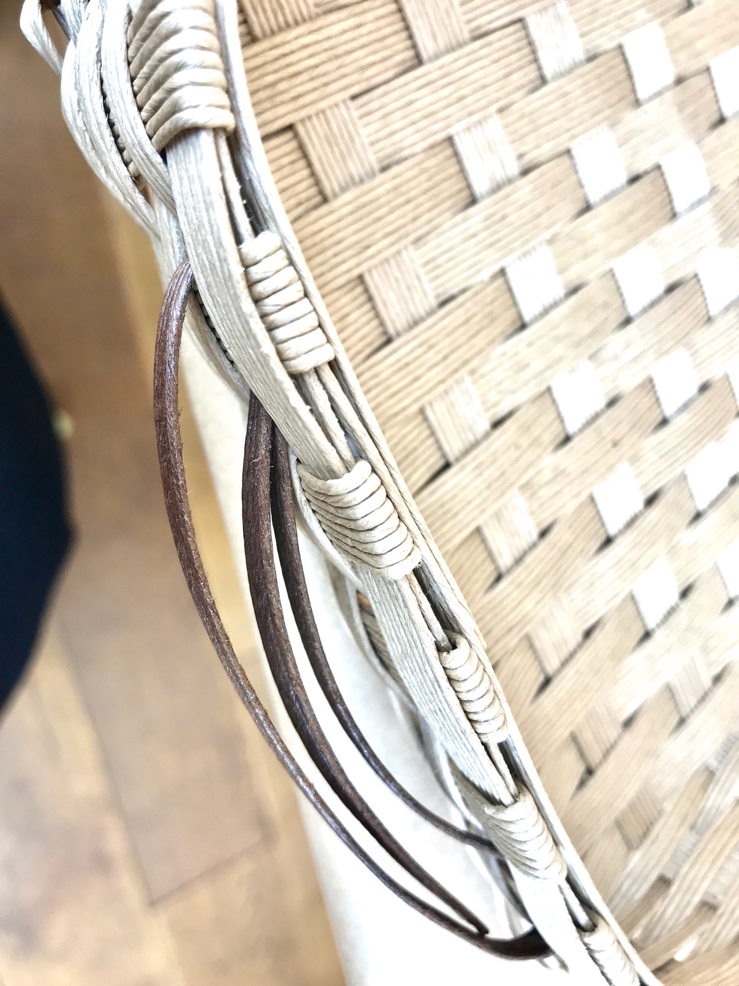 B51901F7-1846-4D28-A7A9-71A9639B23CD