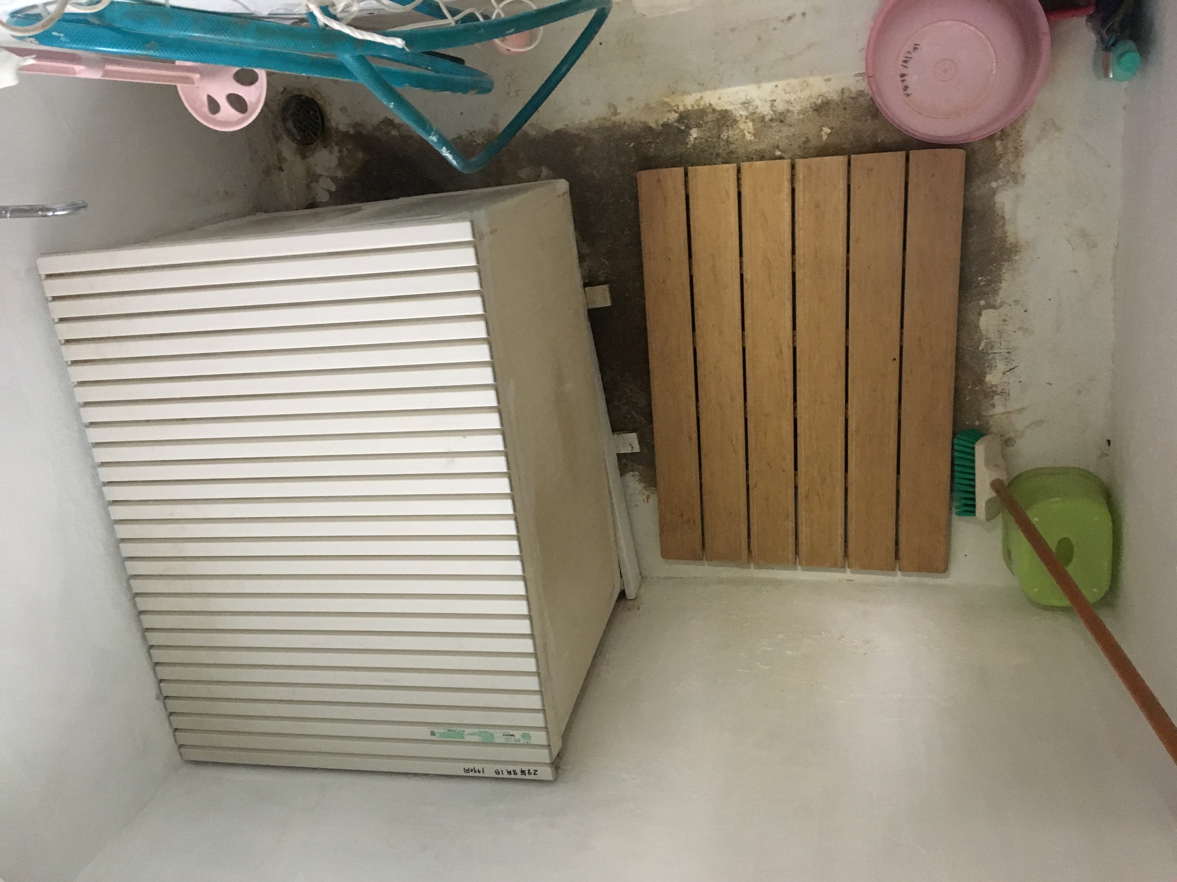 こんな昭和のお風呂もきれいにしちゃいます。