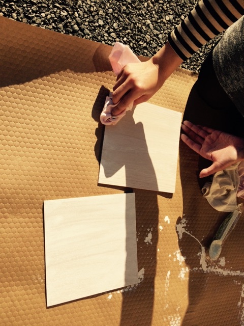 無垢の突板を自然塗料で塗装してみました♪