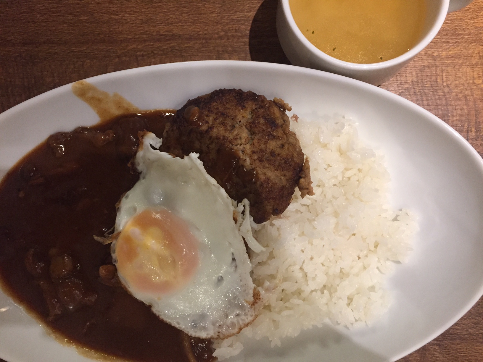 桜新町肉バルにてランチ