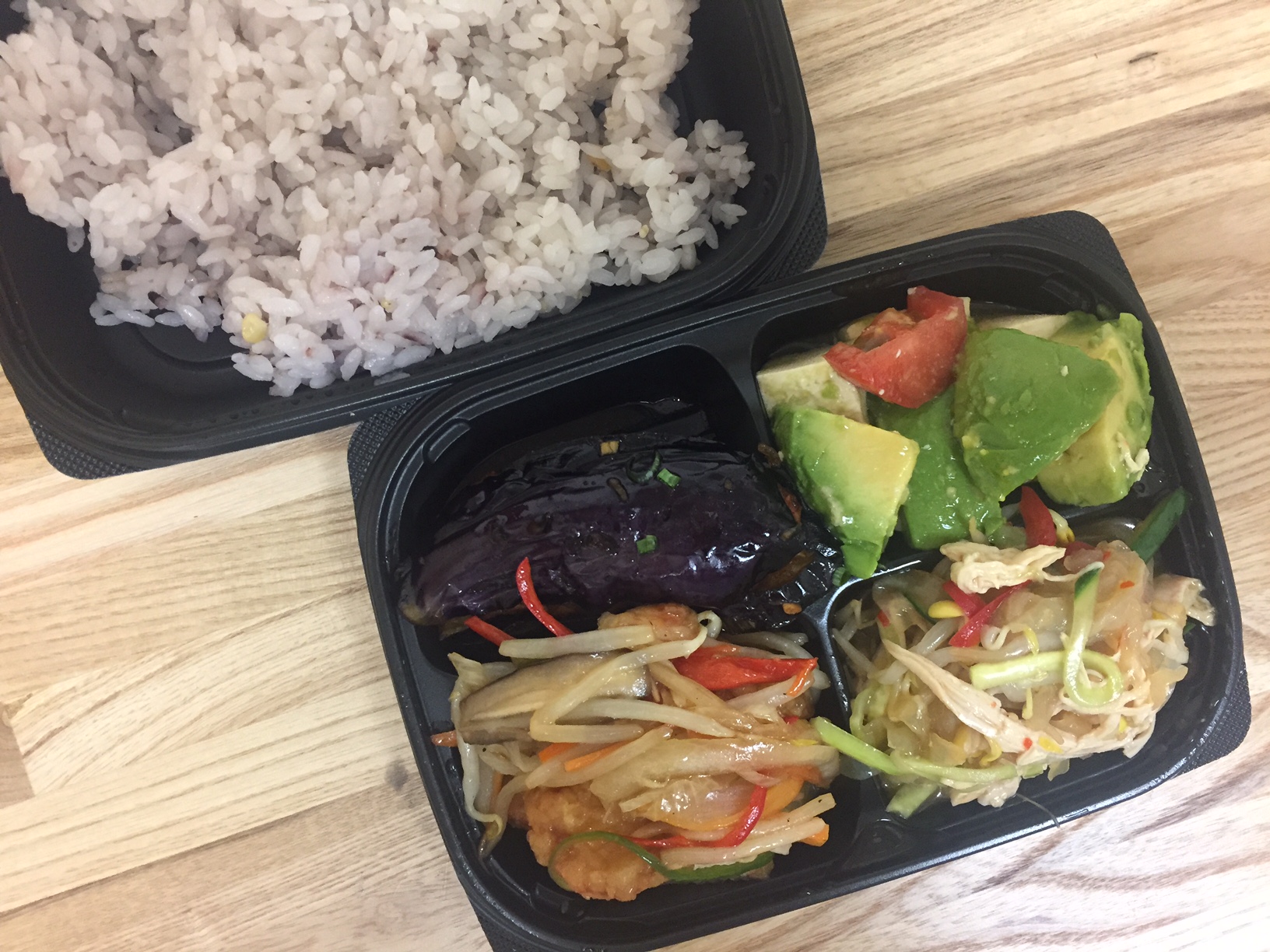 用賀のお弁当～DELI & CAFE EACHIESZ～