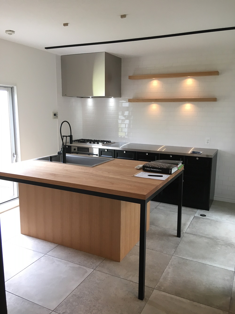 鉄骨階段　ササラ　稲妻型　キッチン　OPEN　造作