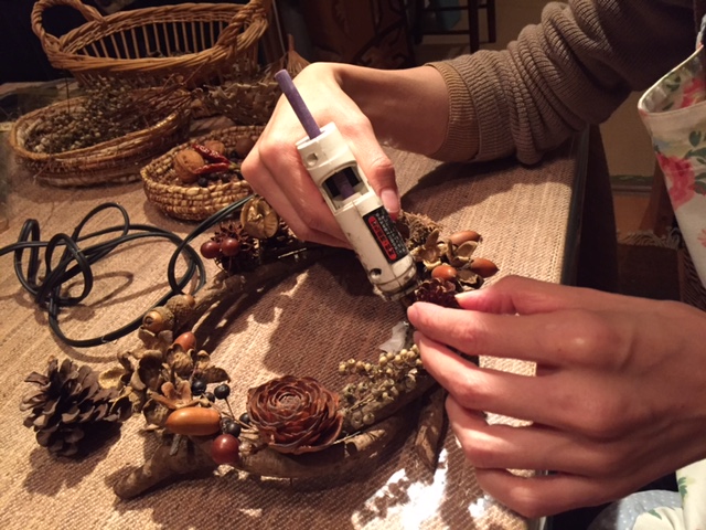 秋の手習い②　～自然素材のクリスマスリース～