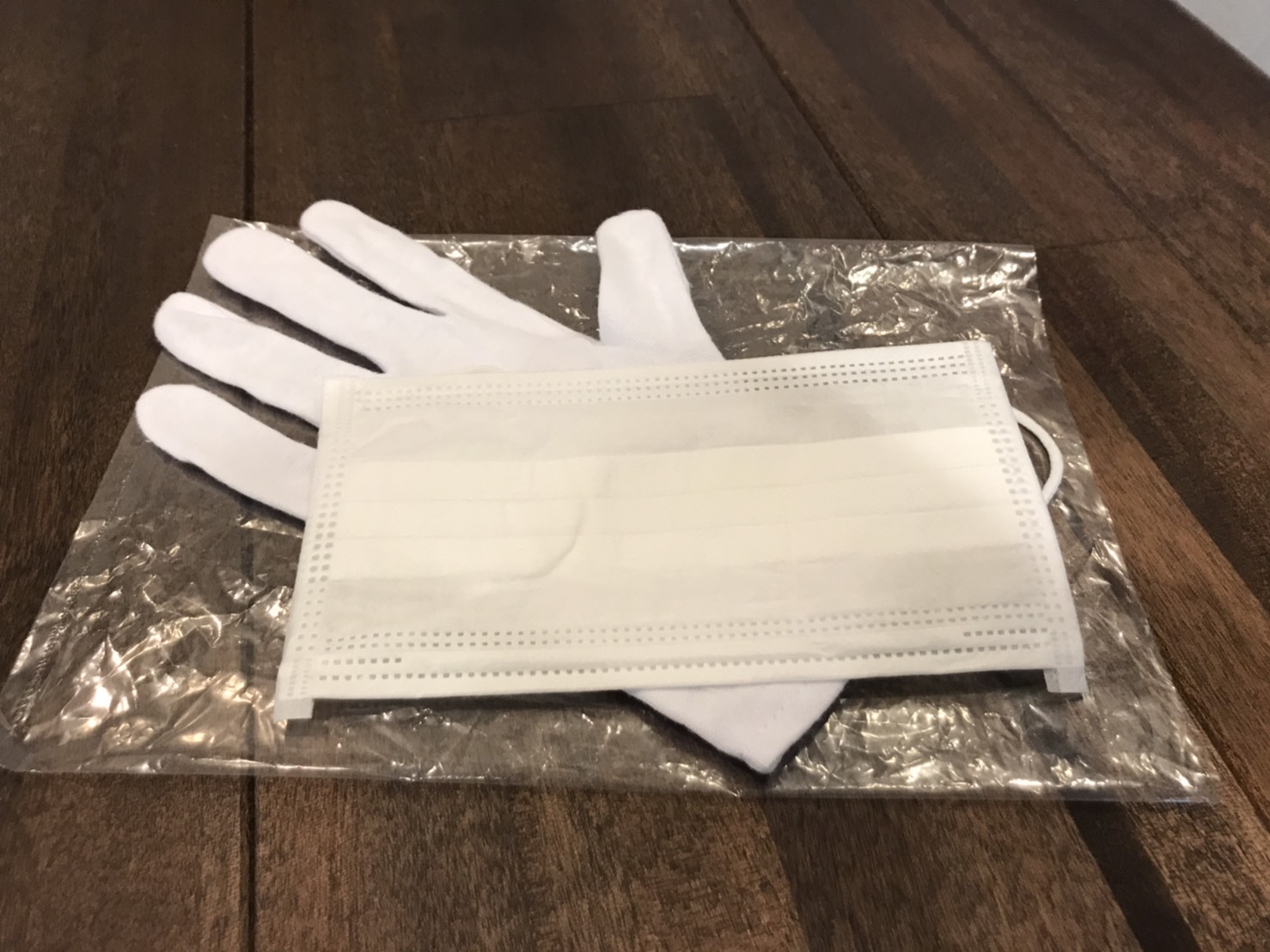 LOHAS studio  新型コロナ対策 　-マスクと手袋の着用-