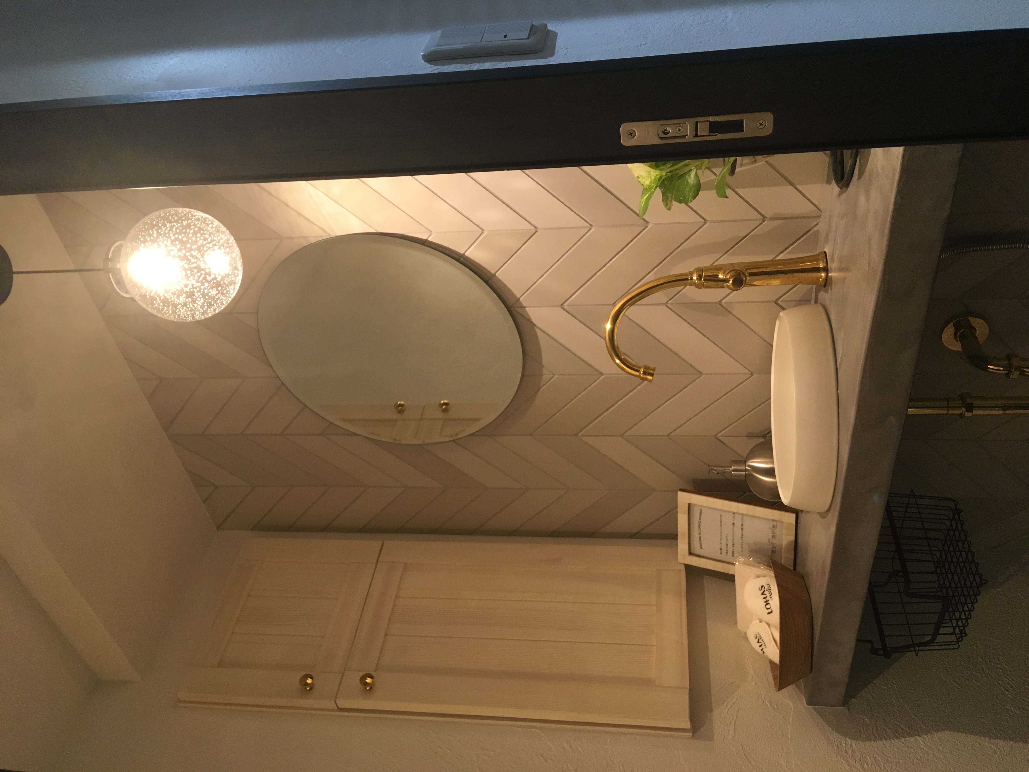 モールテックスの洗面台