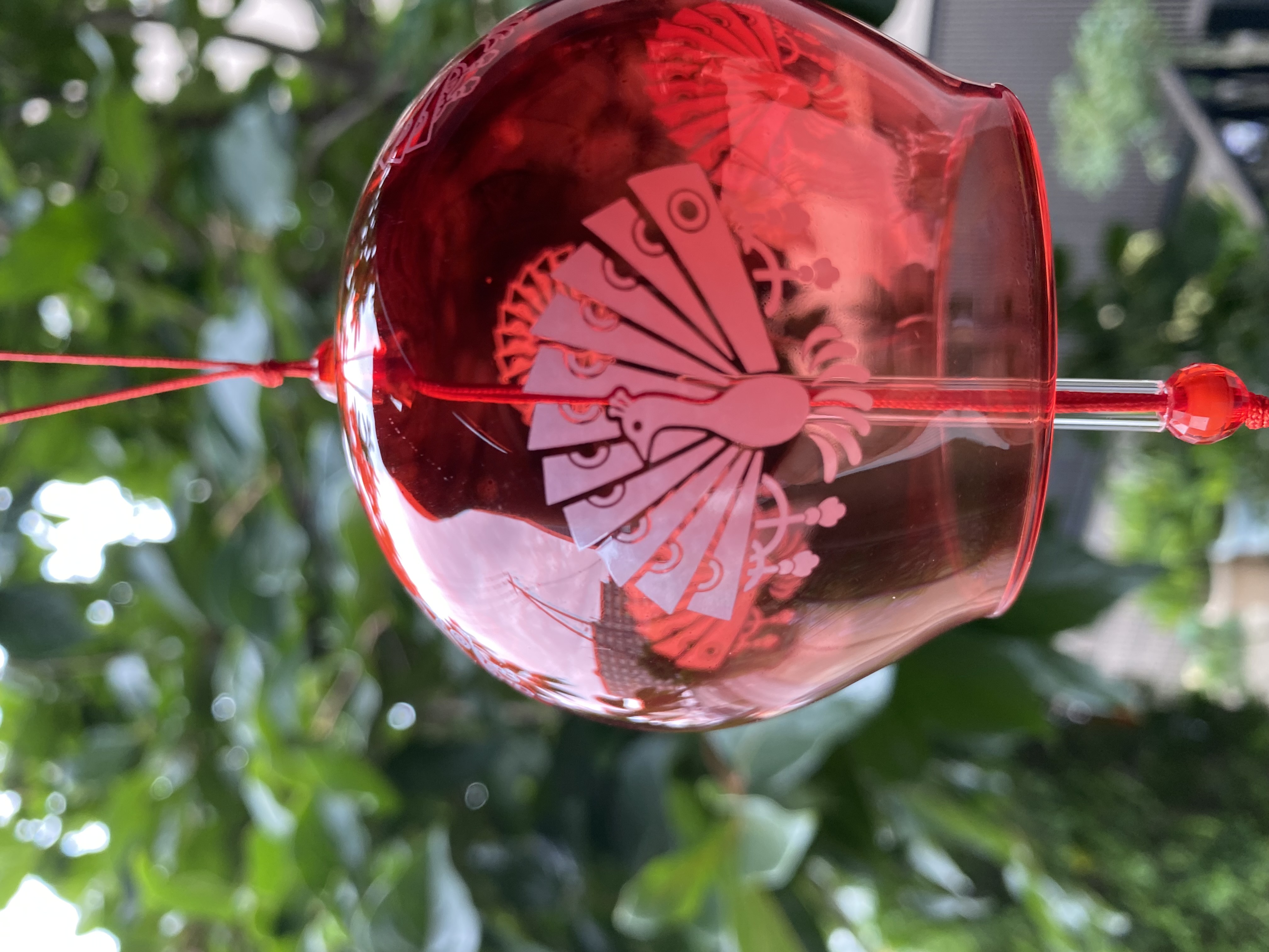 赤い風鈴（孔雀）