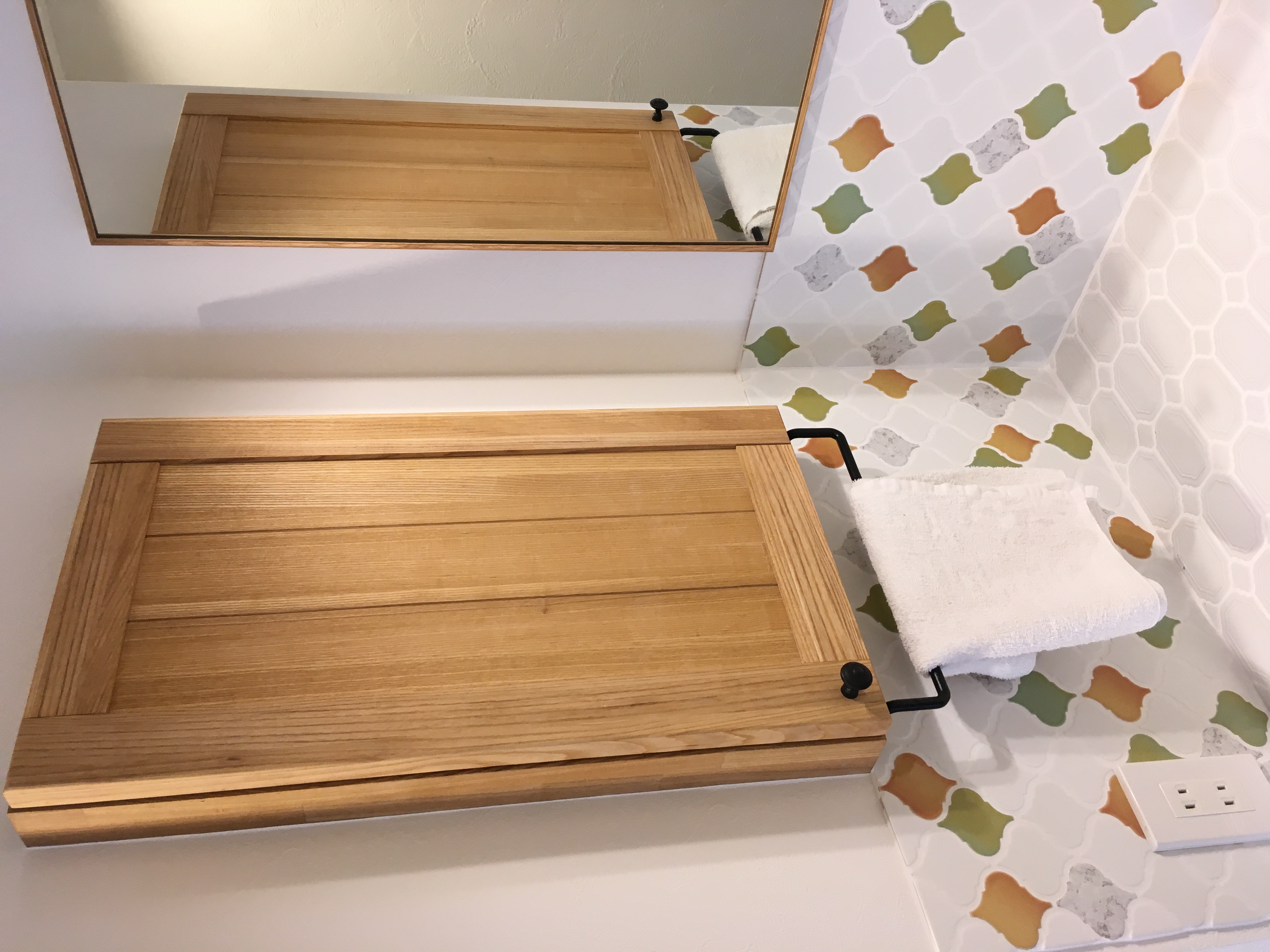 造作洗面　～天板・立ち上がりタイル～