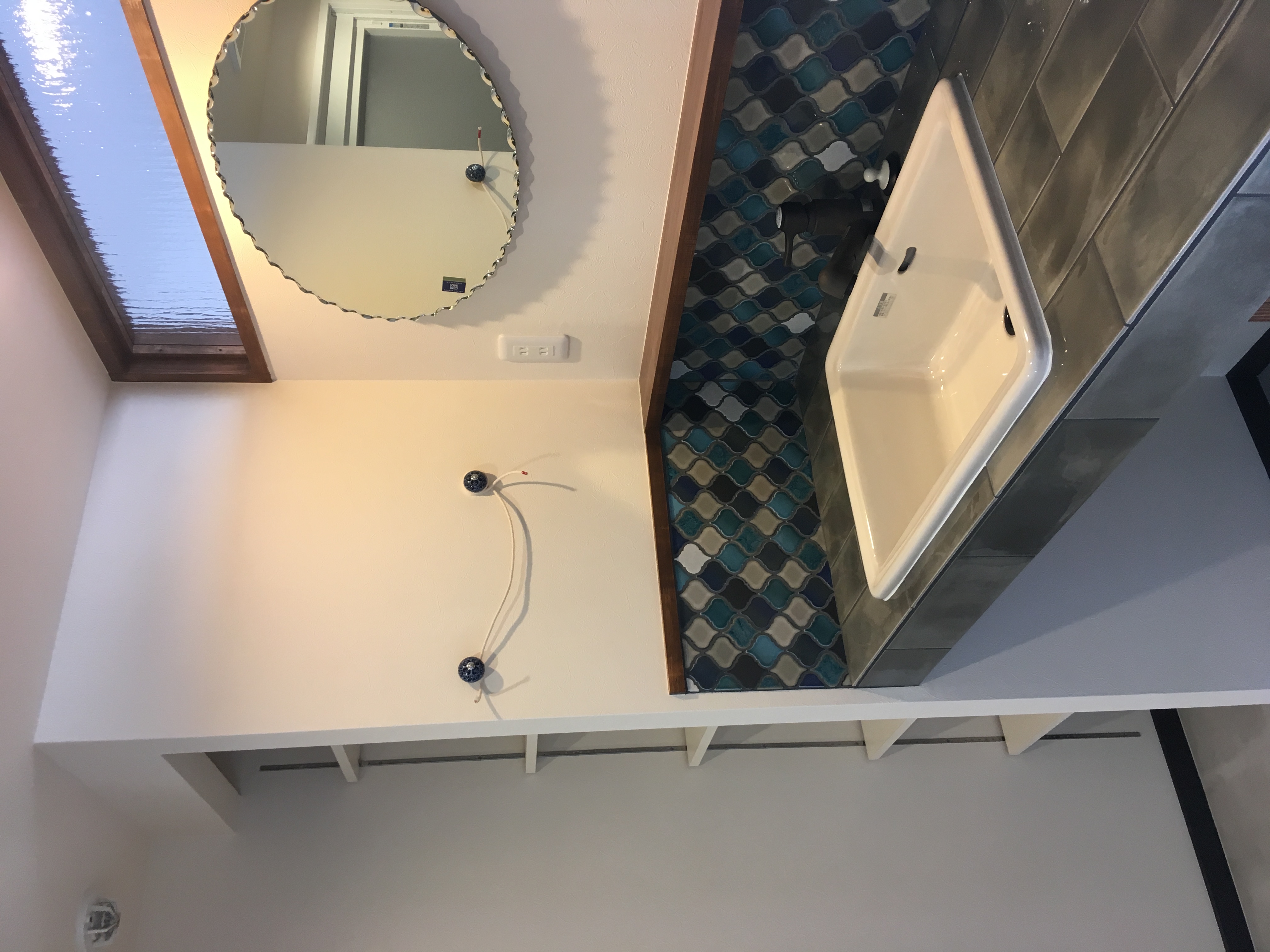 ロープ式タオル掛け