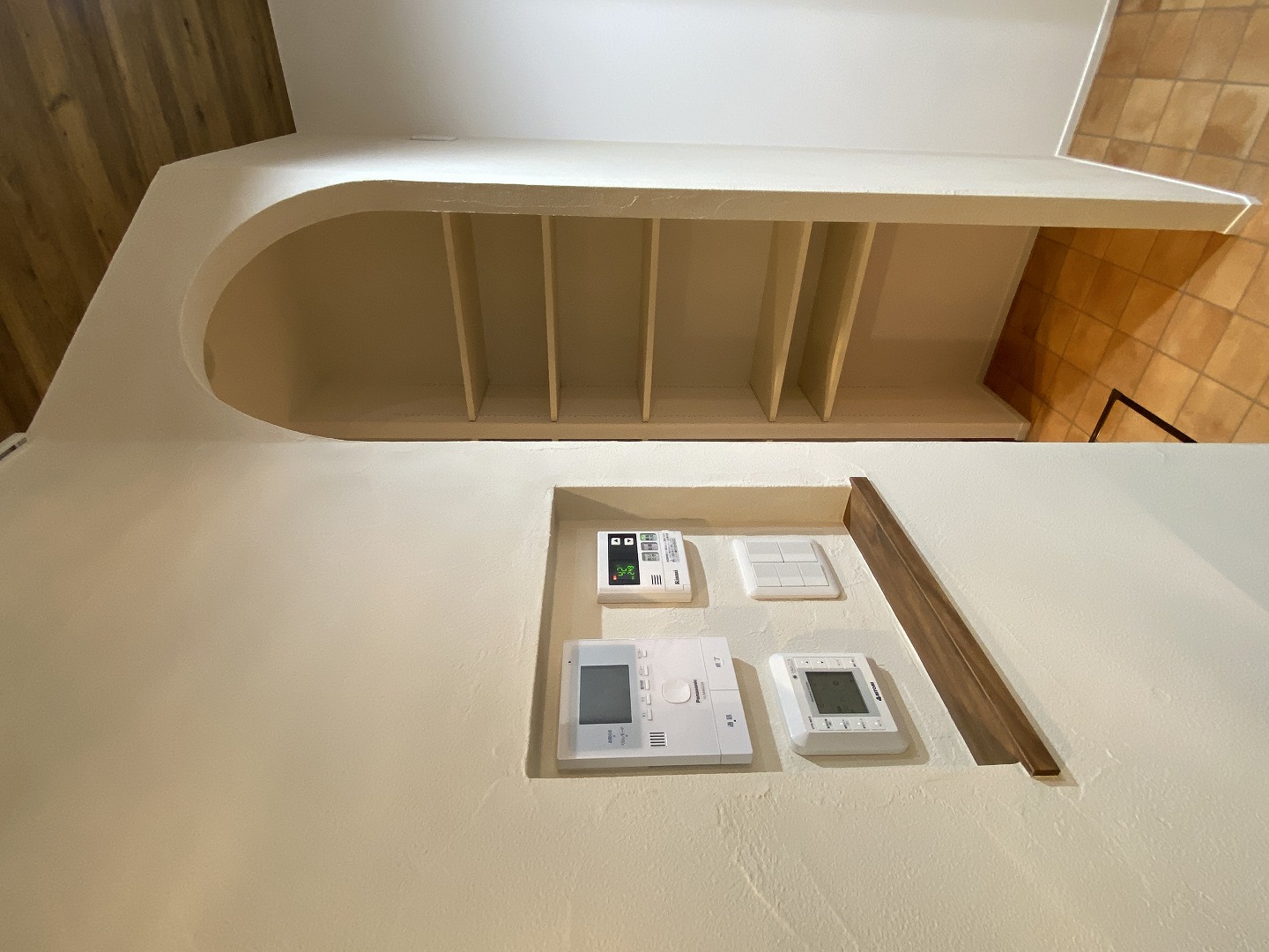 リモコン＆スイッチ収納ニッチ