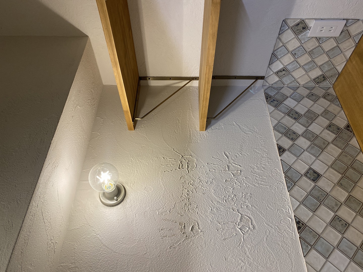 珪藻土とタイル