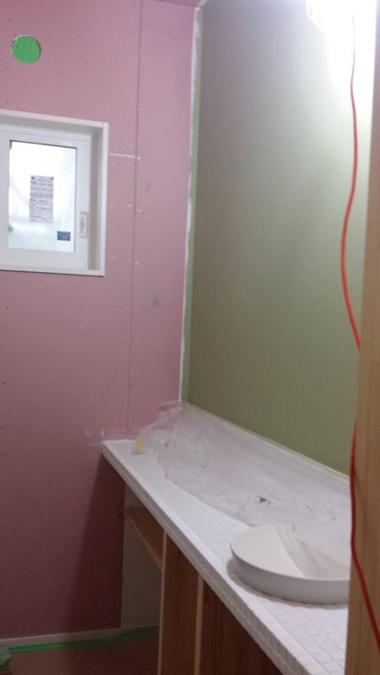 パッシブハウス　北欧デザイン、カラフルなデザインリフォーム