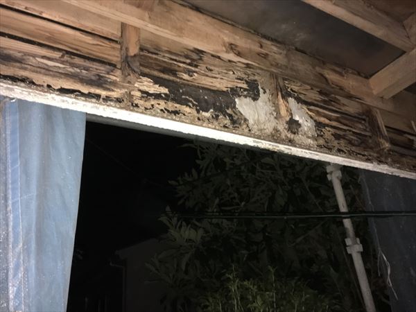 解体したら造作バルコニー下地が腐食！！