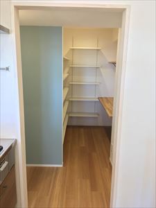 たっぷり収納パントリー♪