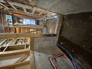 タイル張り浴室を解体したら（汗）