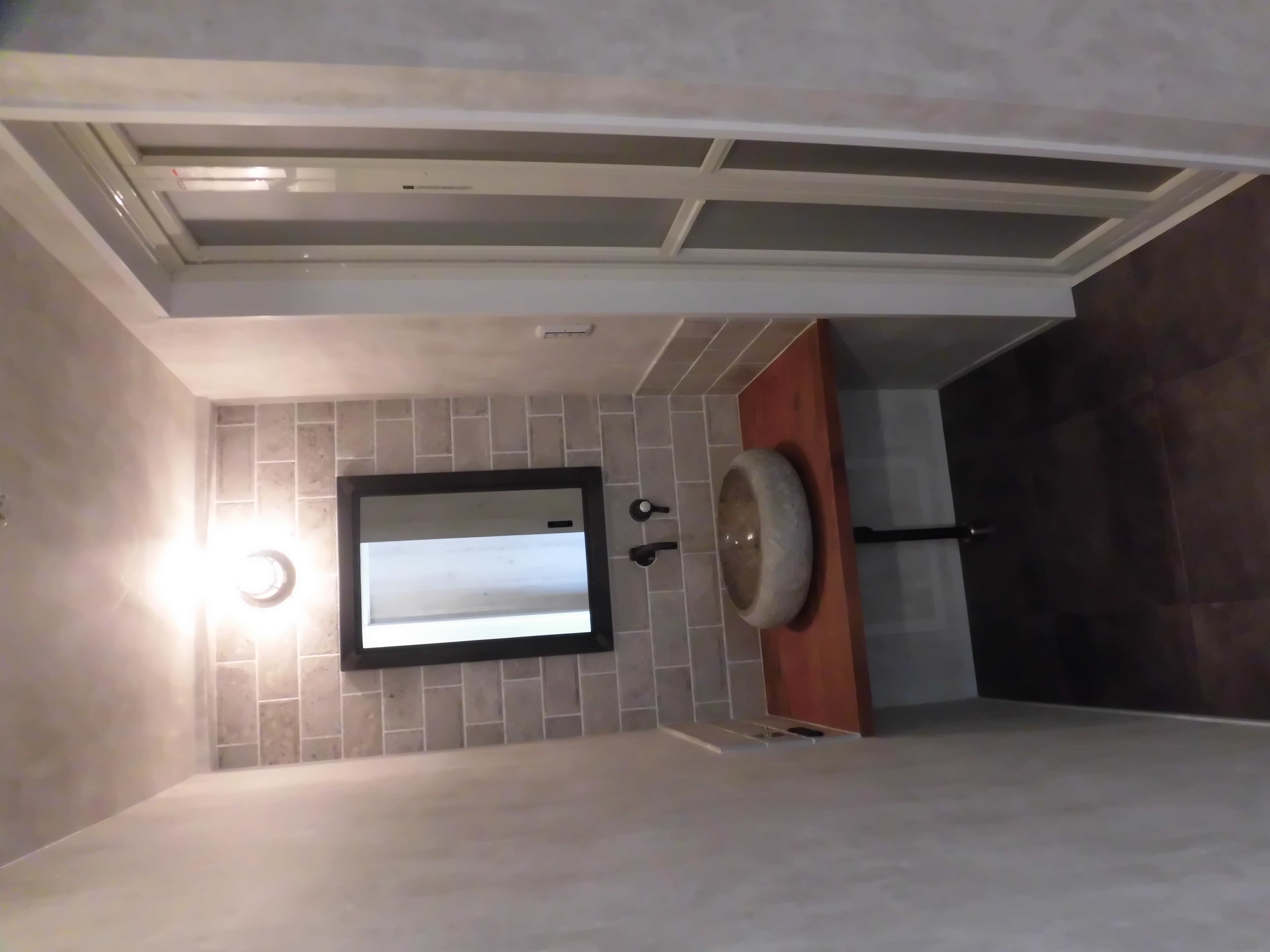 造作洗面　名古屋モザイクのカナルストリートタイル×大理石の洗面ボウル