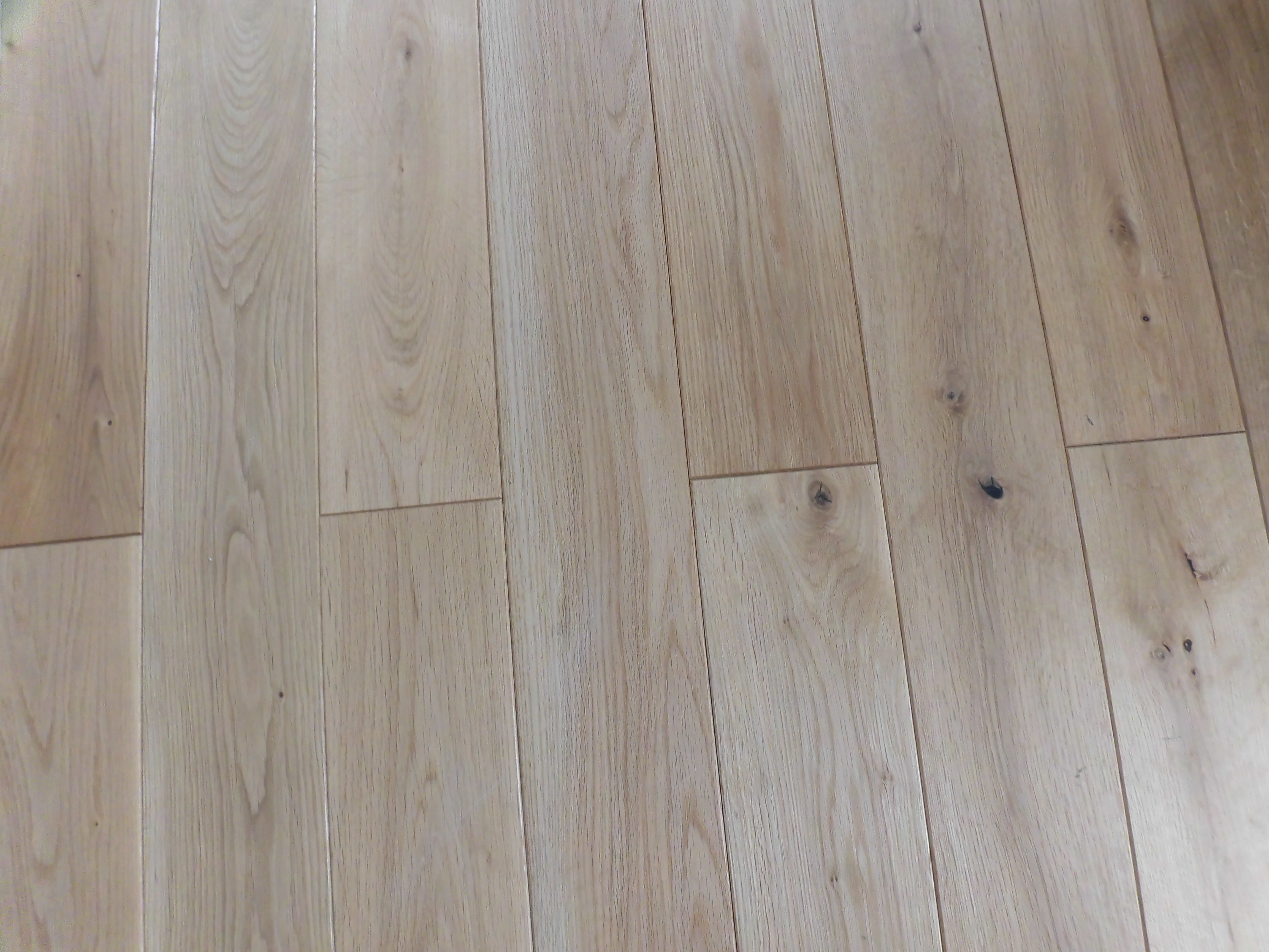 フローリング：ナラ（北海道産）節有・１２０×１５×１８２０　ロハスオイル塗装