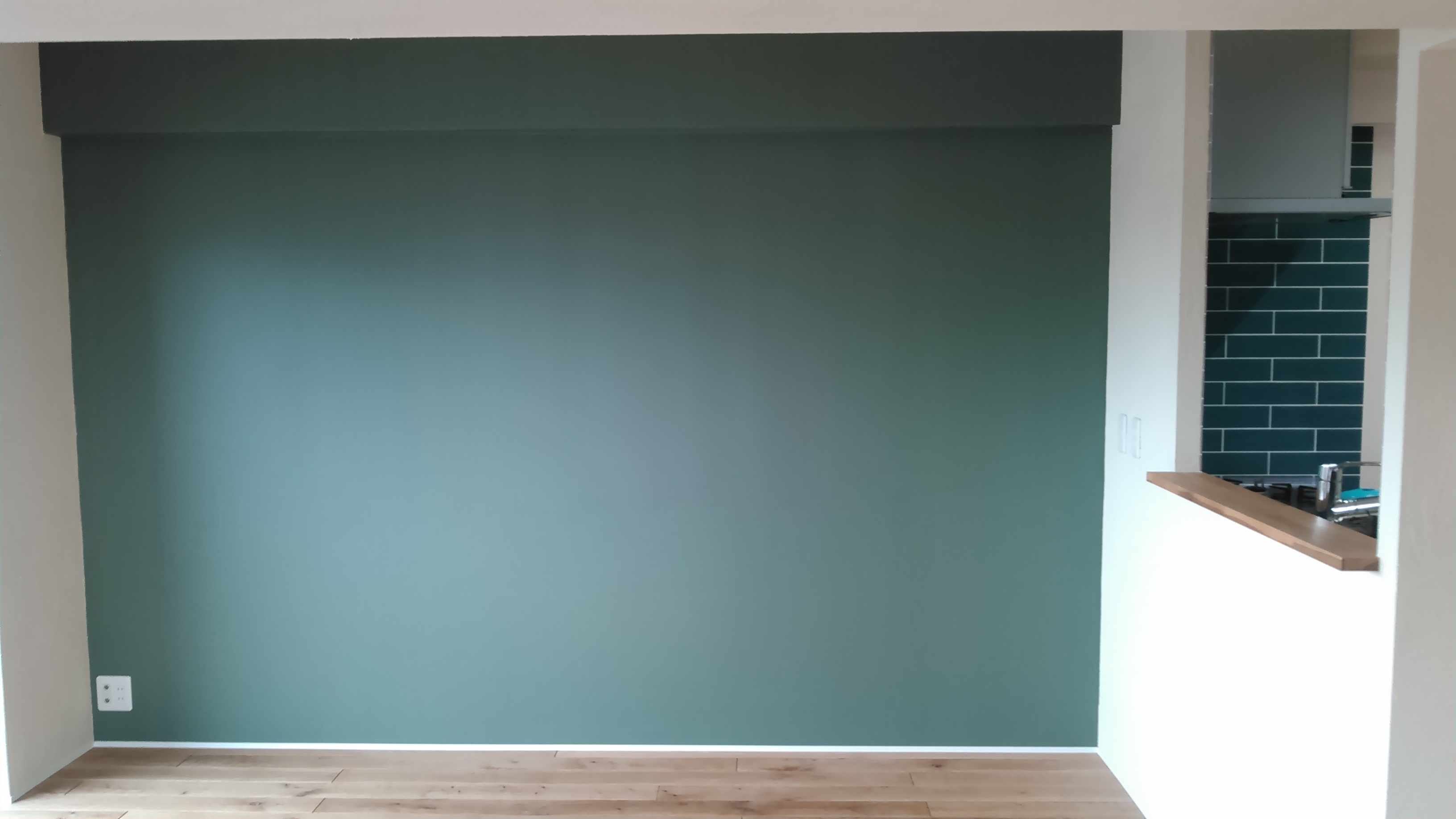 アクセント壁～SAGEカラー～Farrow&BallのNo47（グリーンアンドスモーク）