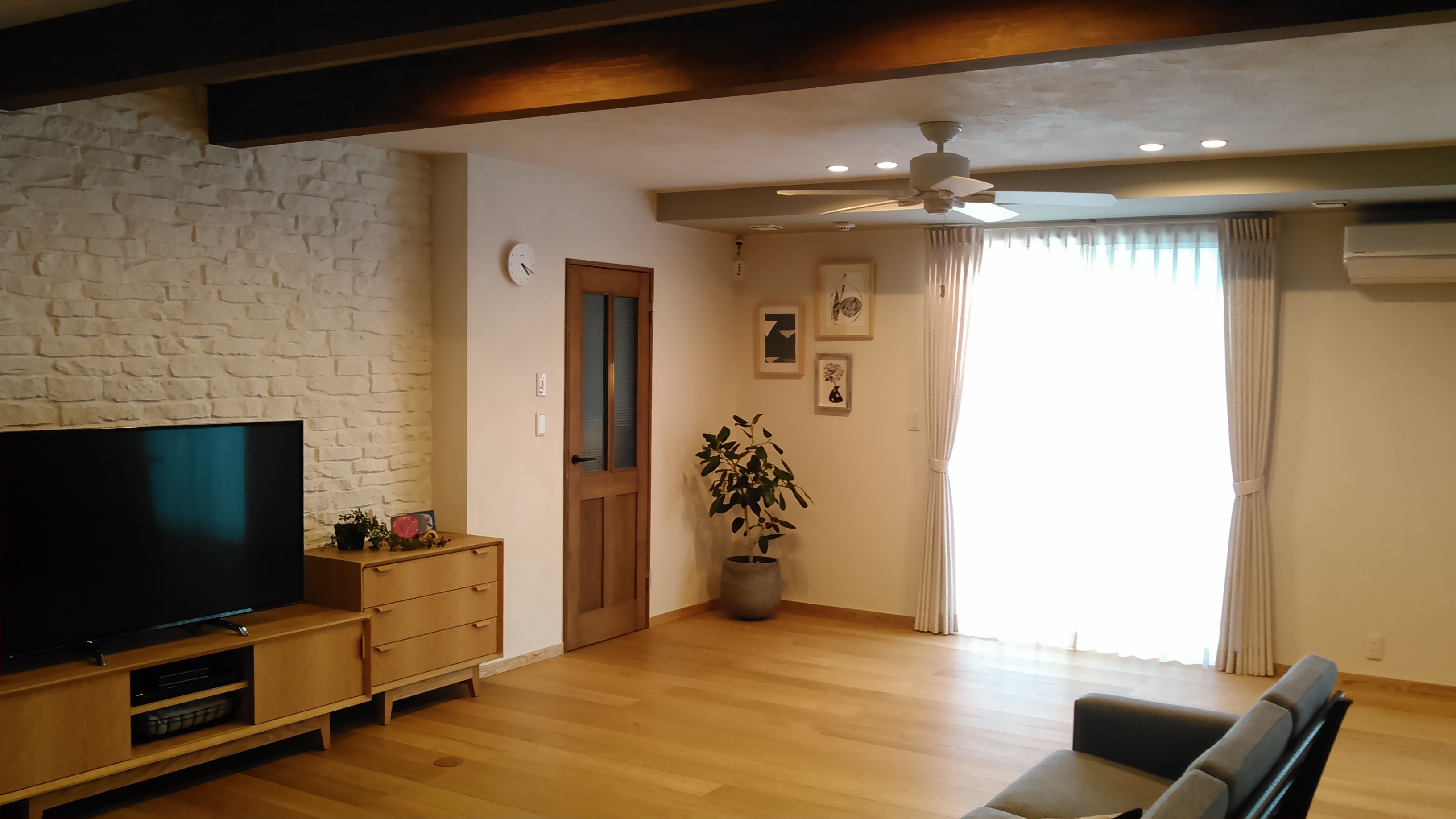 フローリング：ミハマ通商のオーク３層フローリングロハスオイルクリアー仕上げ