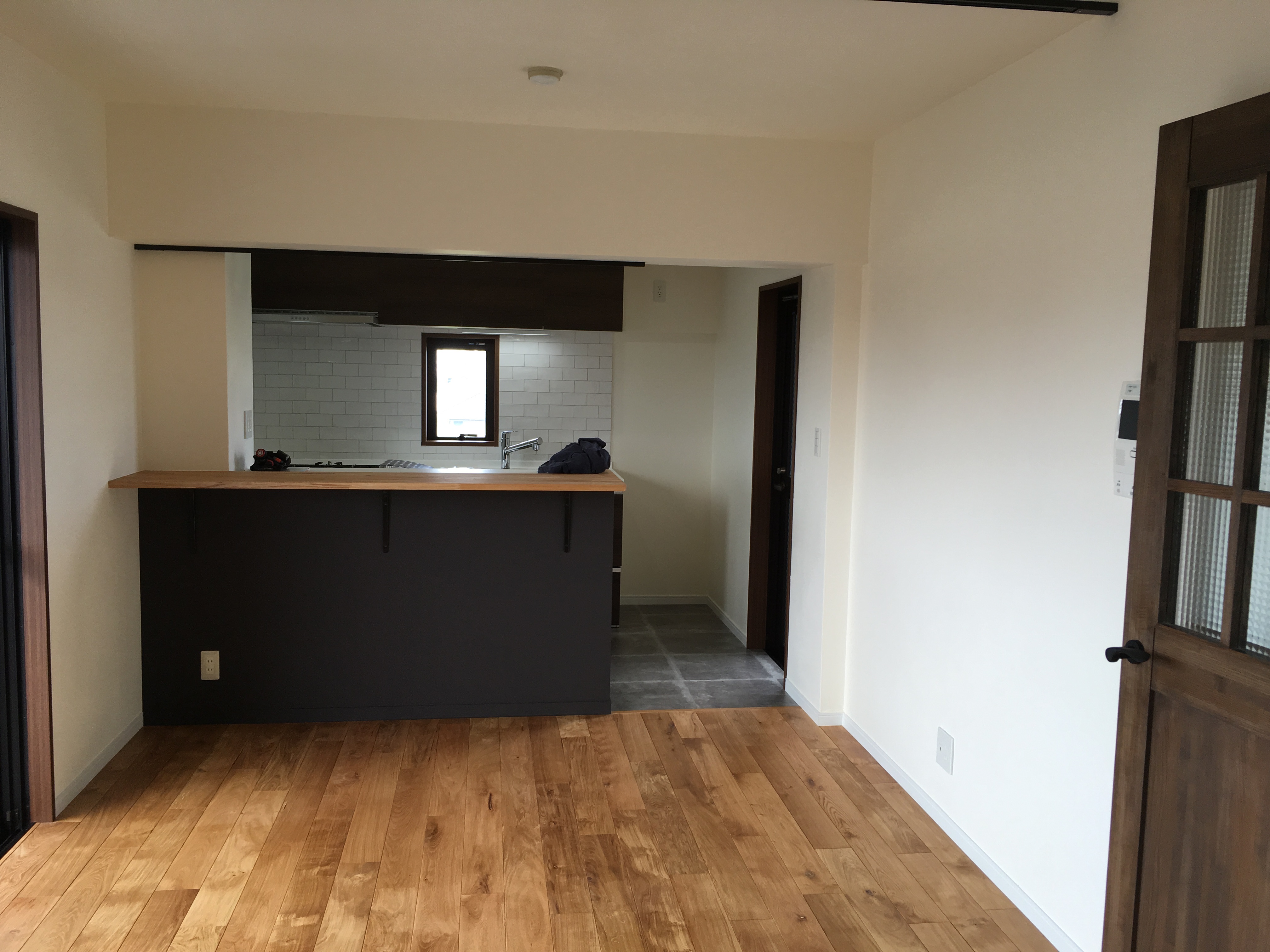 フローリング：ﾗｽﾃｨｯｸｵｰｸ ｸﾘｱｵｲﾙ ｿﾘｯﾄﾞ　120×15×910