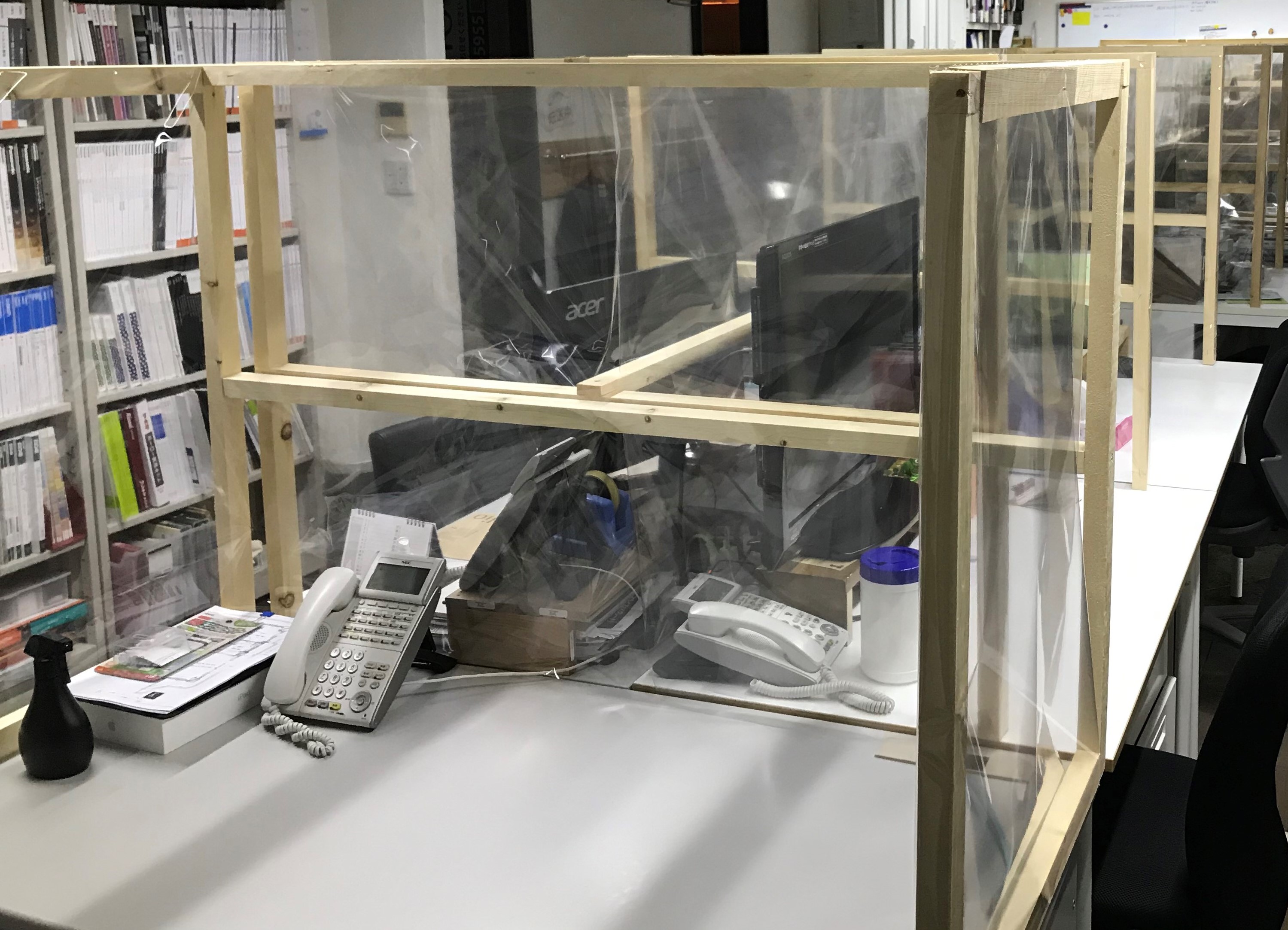 コロナ対策にパーテーション設置