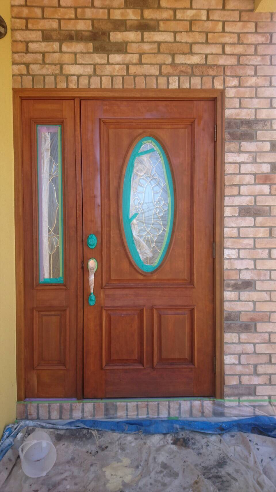 木製玄関ドアの塗装について