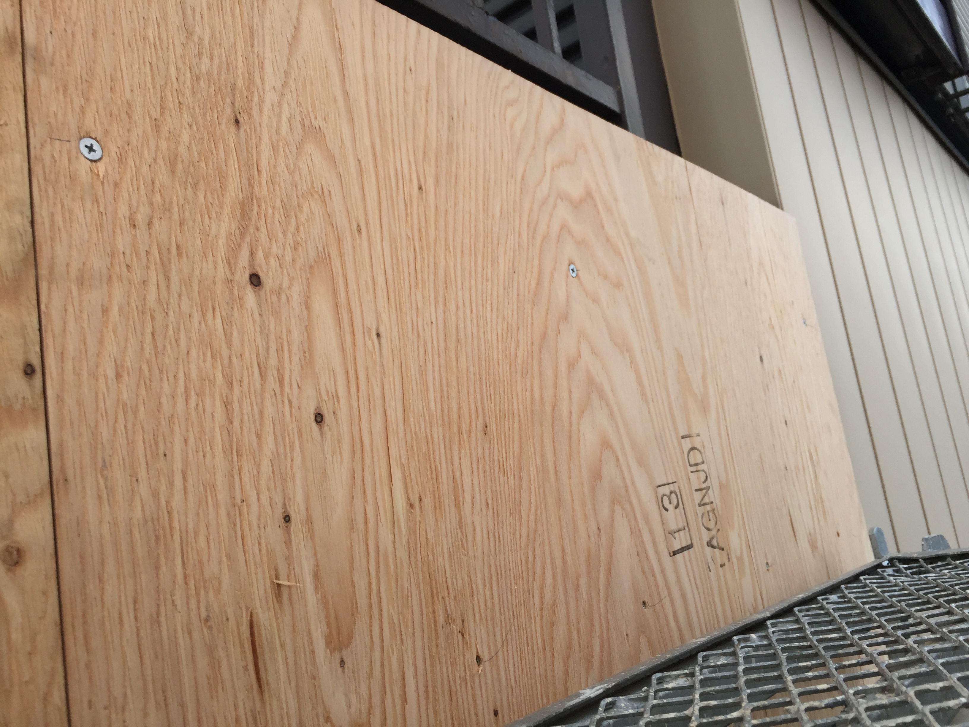 外壁タイルの崩落事故！　2