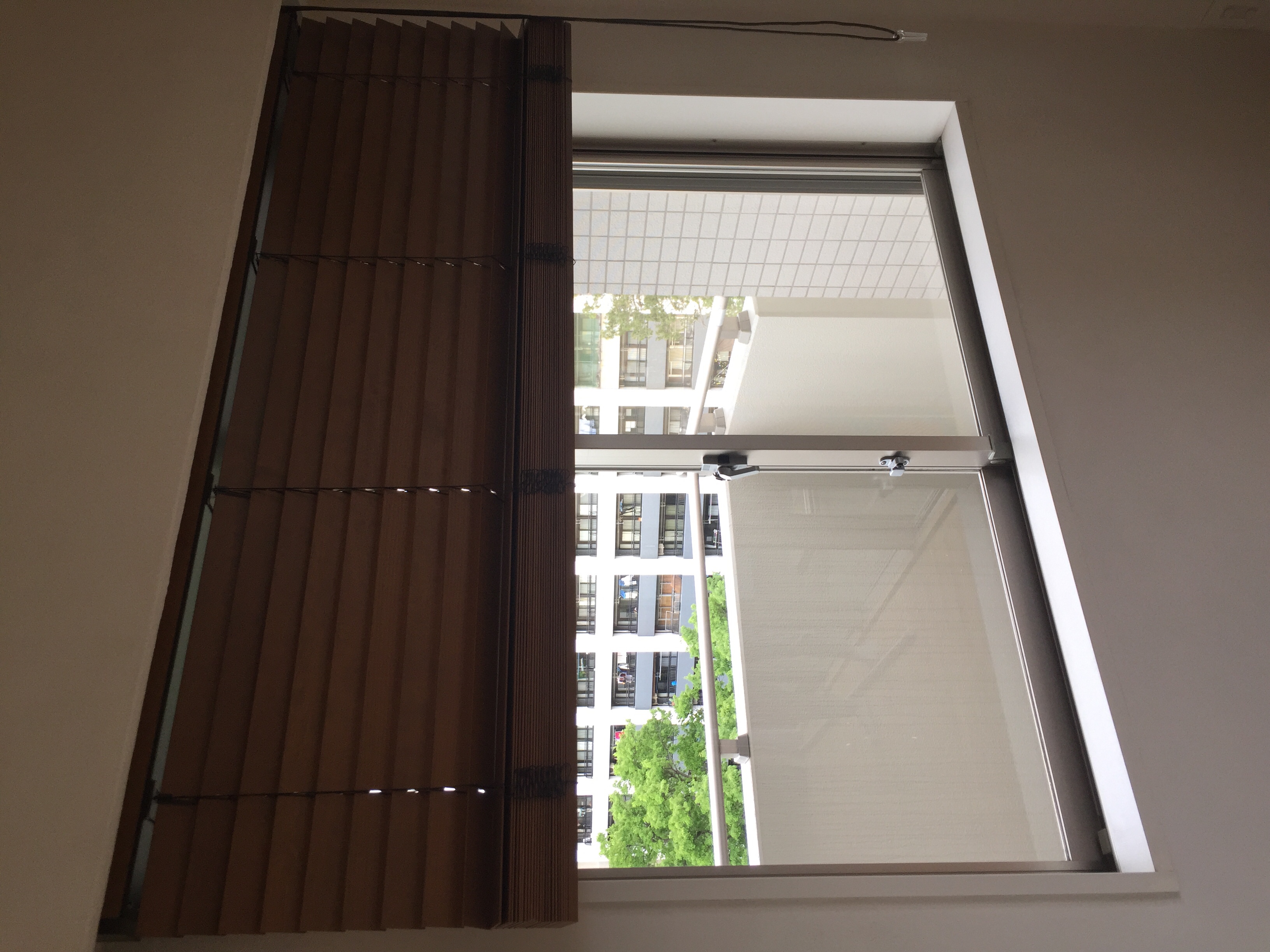 ウッドブラインドで光と風をお部屋に取り込みましょう！