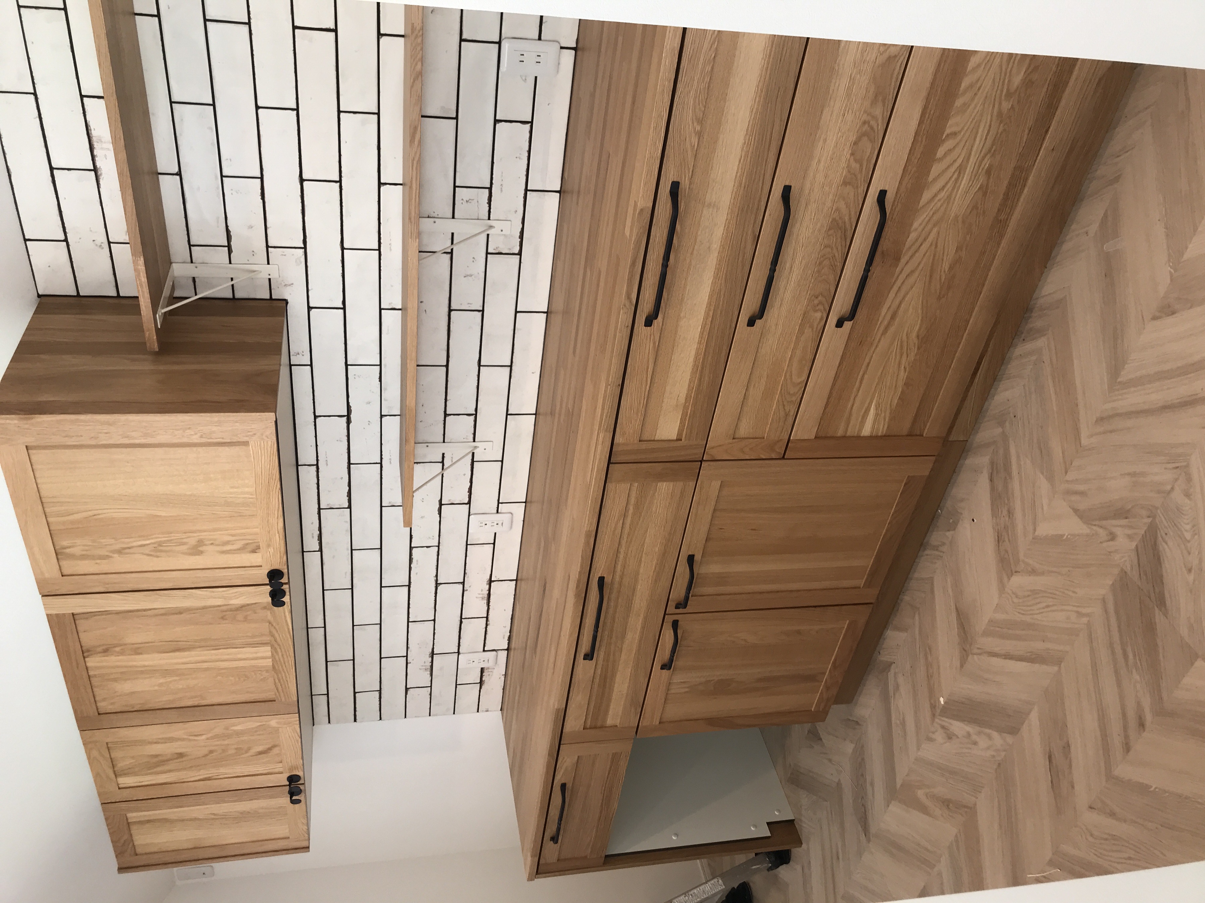 ヘリンボーン×カップボード