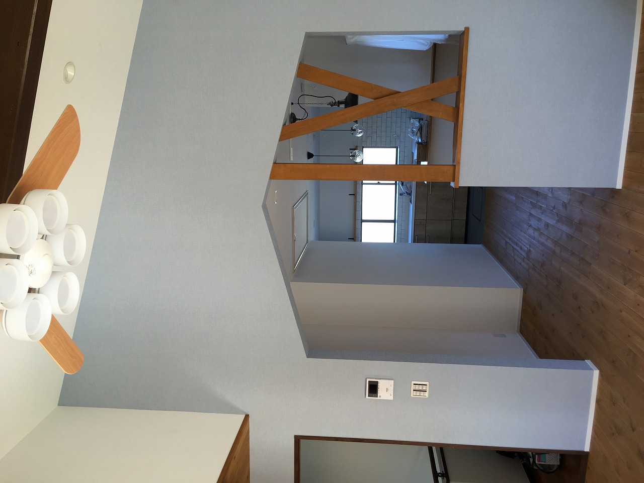 柱や筋交いもデザインに！