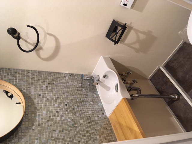 造作洗面にタイルの組み合わせ