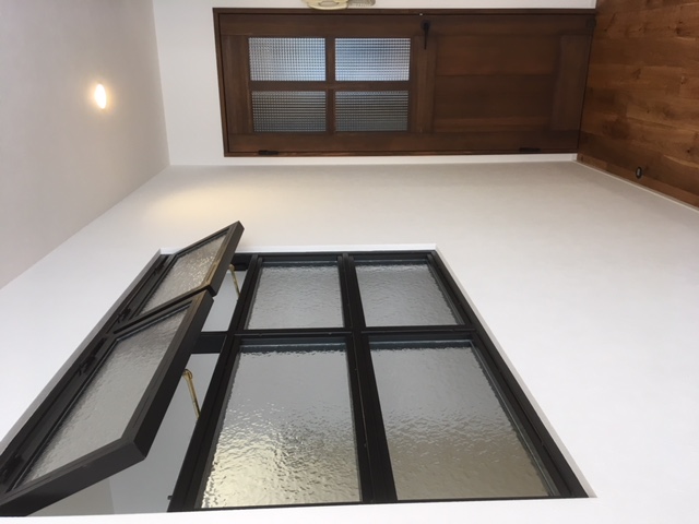 LOHAS material × アイアン窓