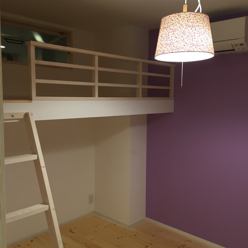 ロフトとハシゴ