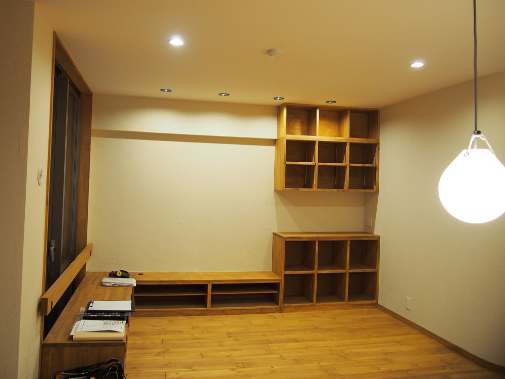 造作　無垢材　収納　ベンチ