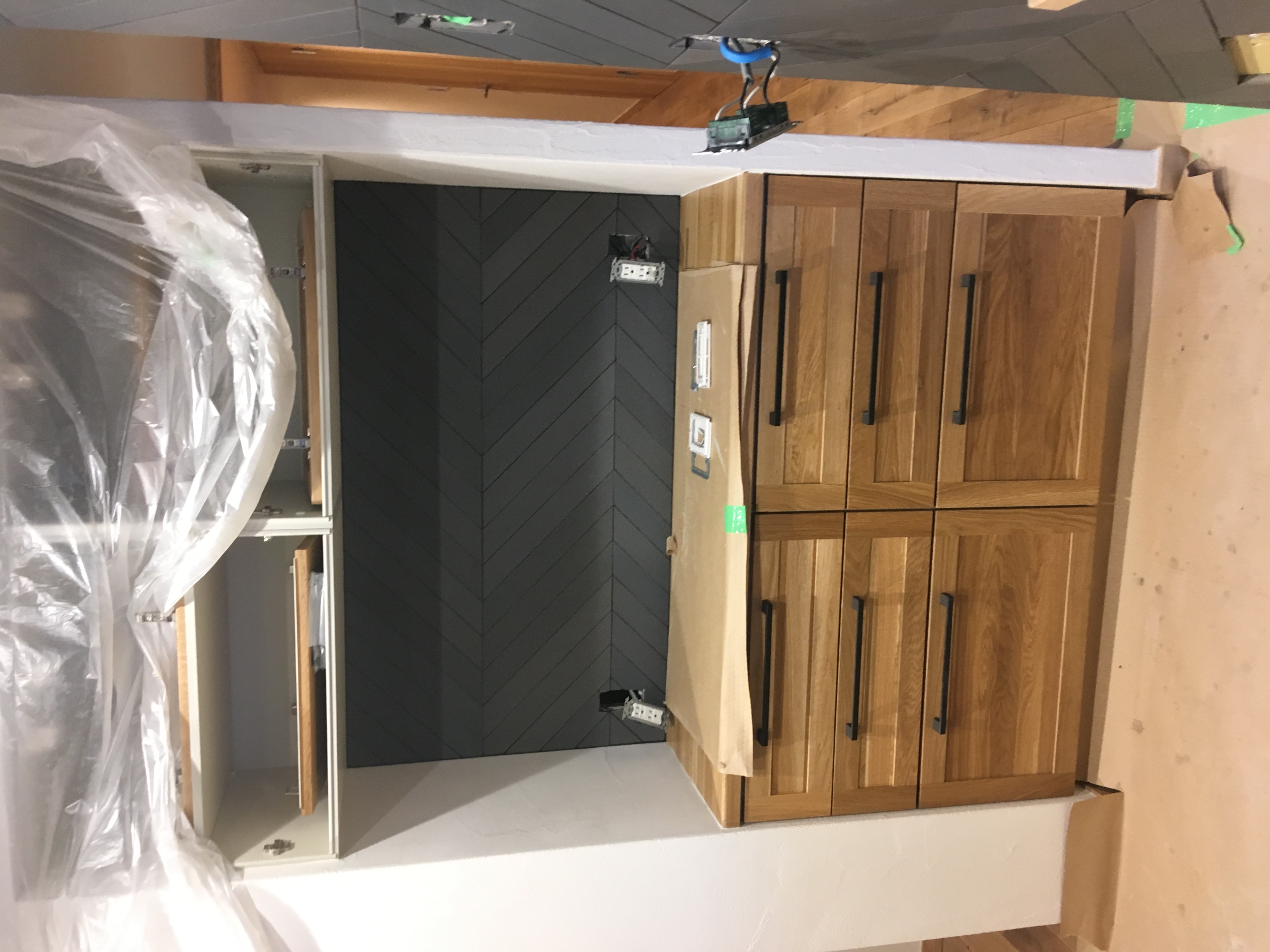 タイル　ヘリンボーン