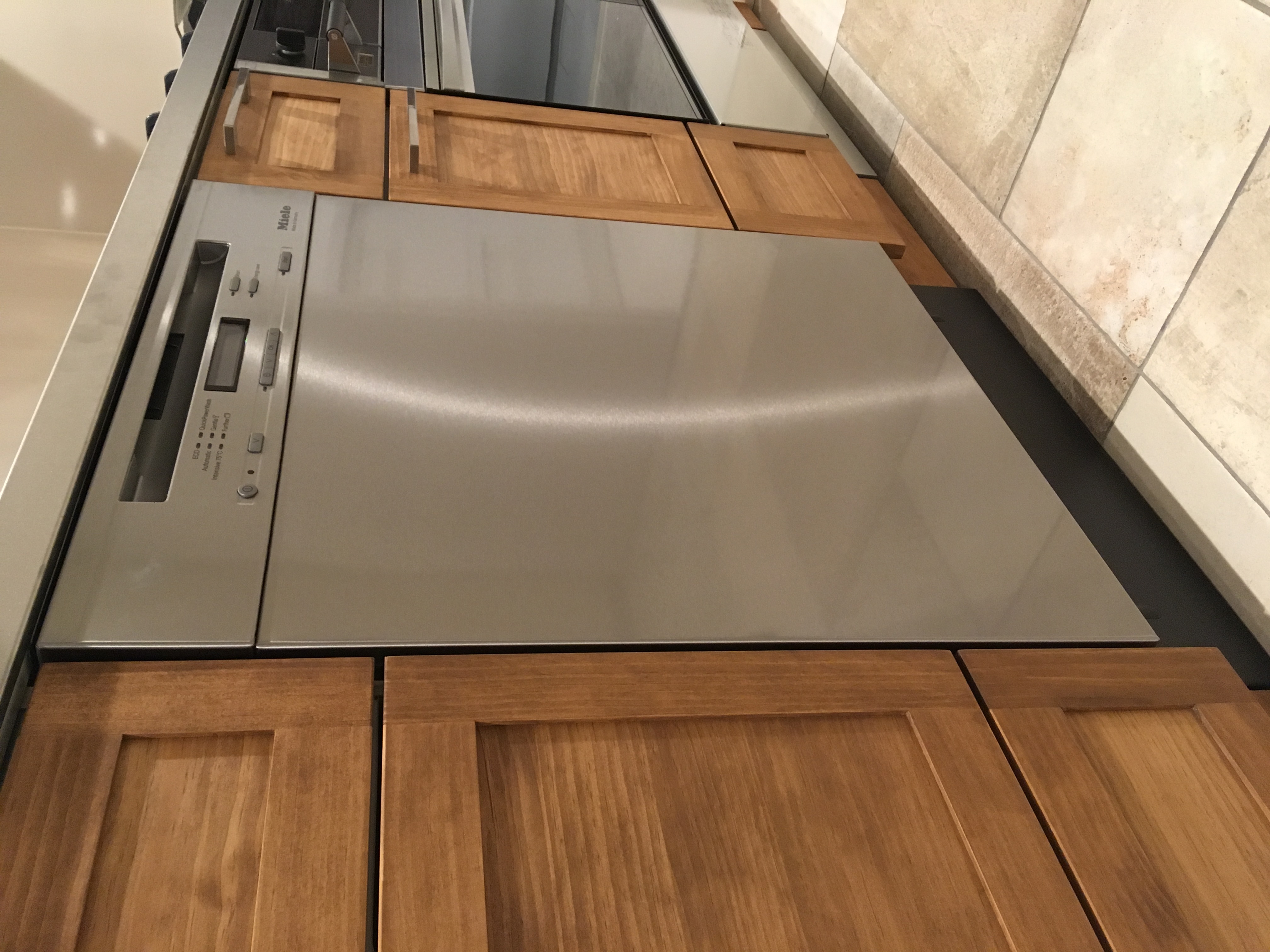 LDK　ミーレ　無垢フローリング　無垢収納