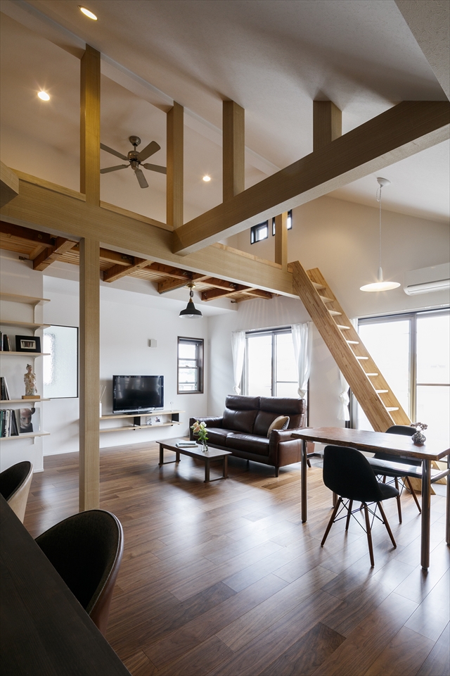 ロフト　スノコ床　スリット　LDK