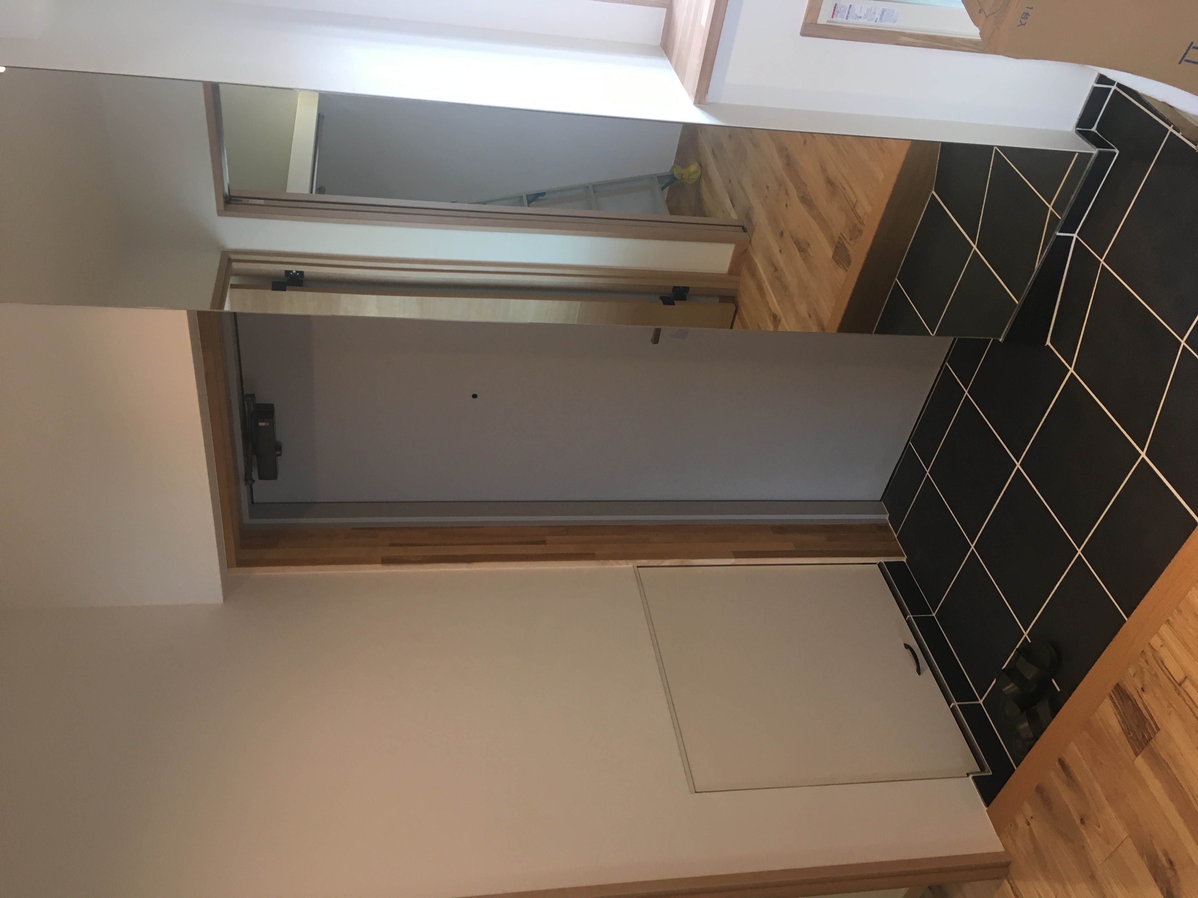 玄関土間　タイル　三和土