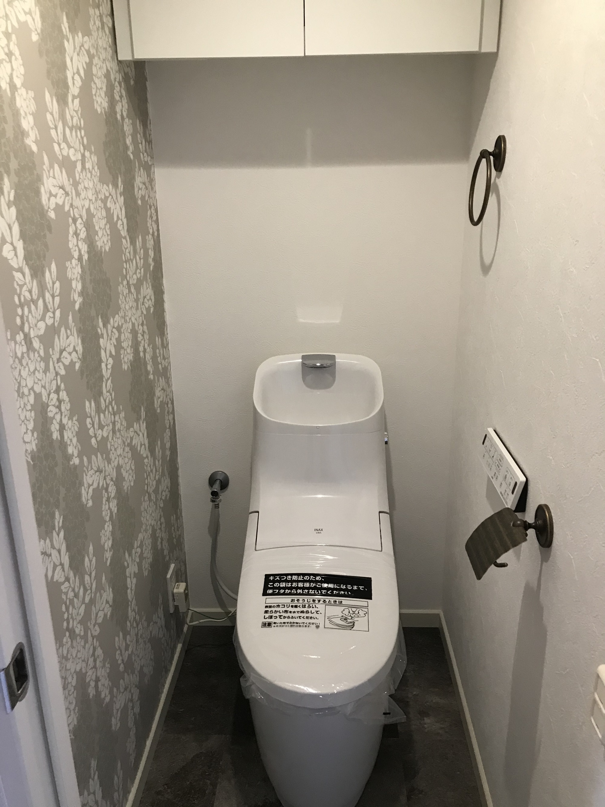 トイレ　アクセント　クロス