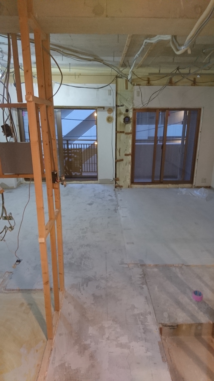 解体工事　天井　スケルトン