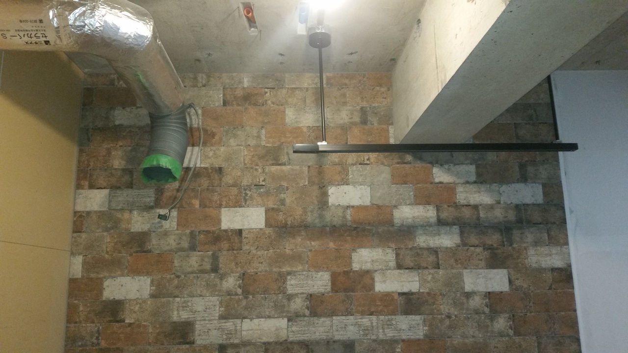 内装仕上げ工事　天井　スケルトン