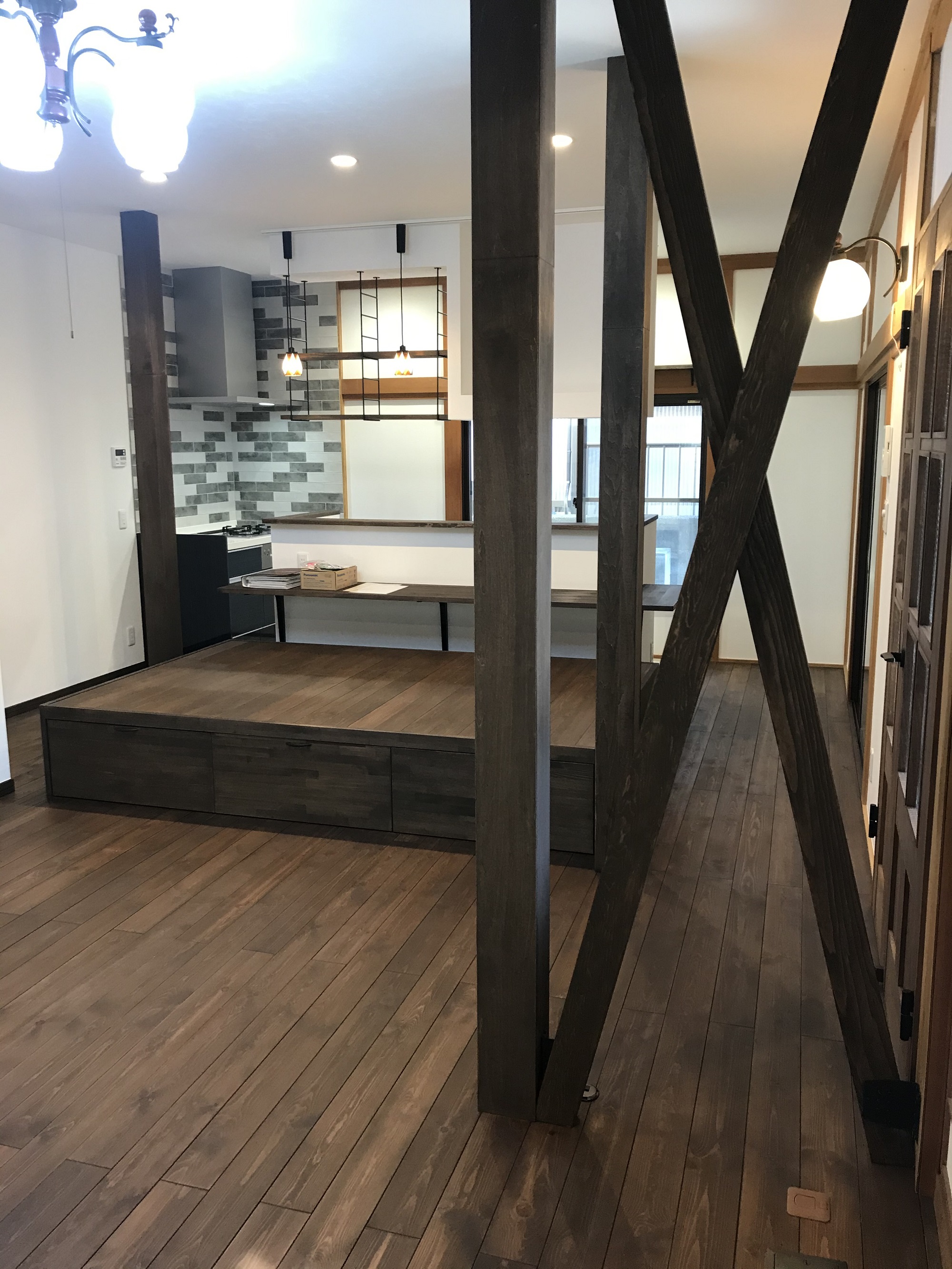 小上がり　収納　造作