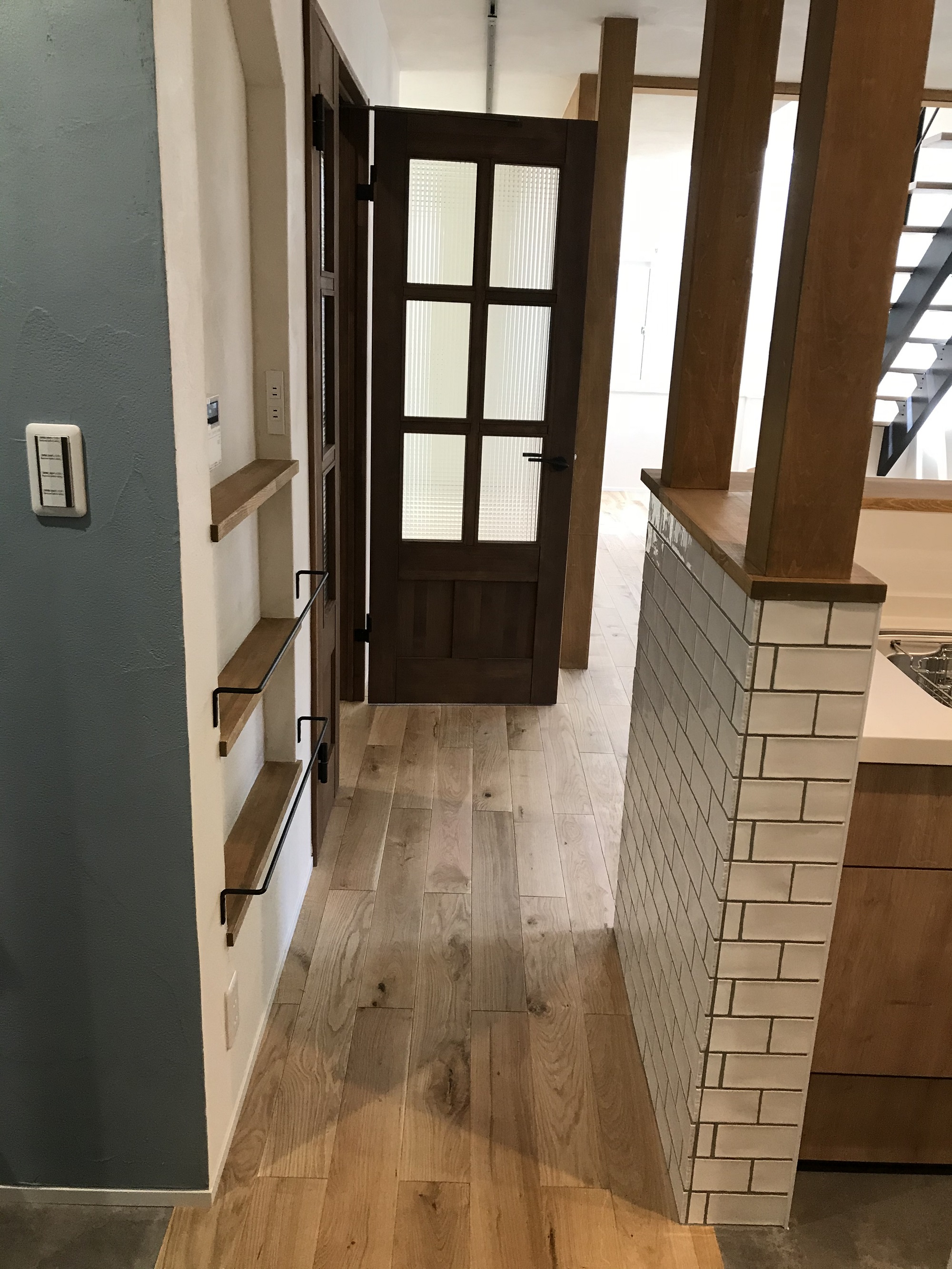 キッチン　腰壁　タイル